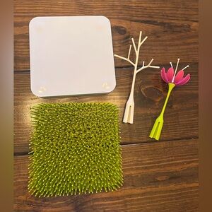 Boon baby bottle / sippy cup drying rack with two nipple/ pacifier drying racks